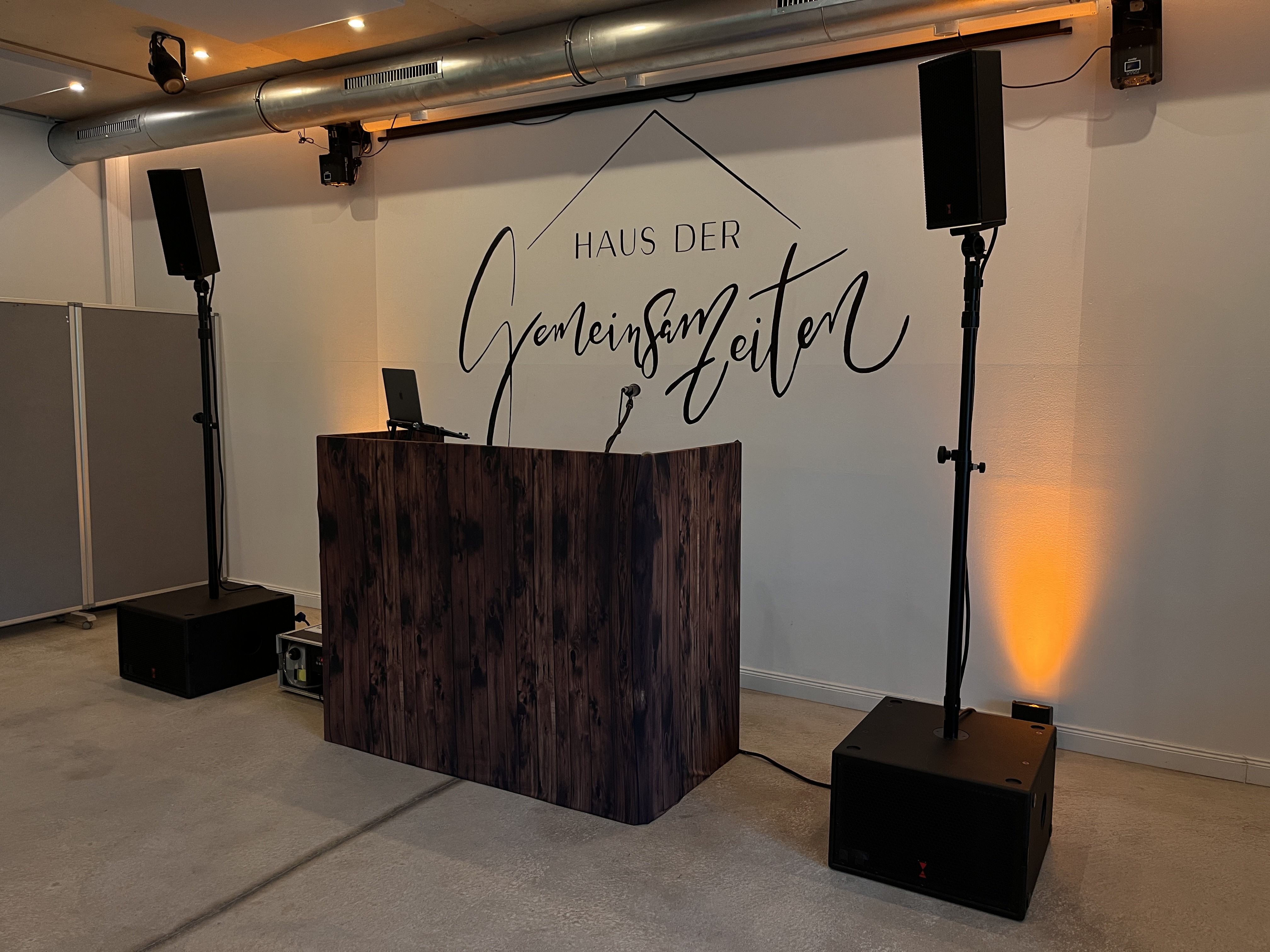 DJ Chris Fade bei einer Hochzeitsfeier in Schaumburg